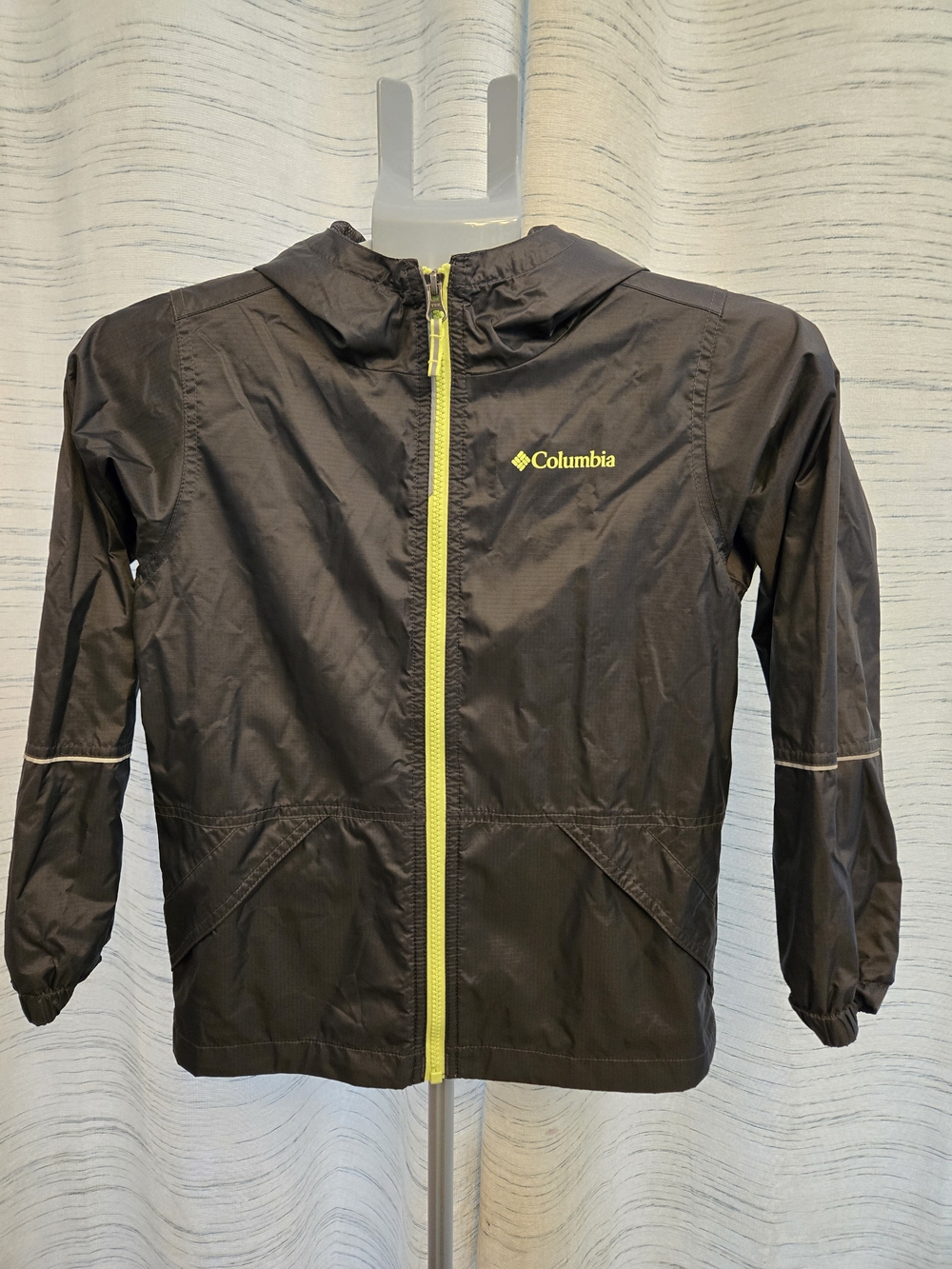 Columbia Youth Small Black Hooded Windbreaker Jacket